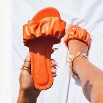 2025 осень новые европейские и американские крутые шлепанцы на плоской подошве женские носить большой размер плиссированные шлепанцы шлепанцы