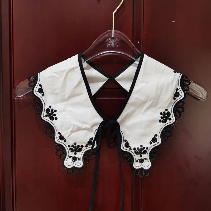 "Autumn/Winter Floral Bow Tie Collar for Women - Trendy Detachable Accessory"