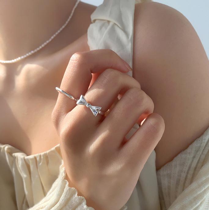 Korean-Style Open Pearl Ring: Retro, Light Luxury Design