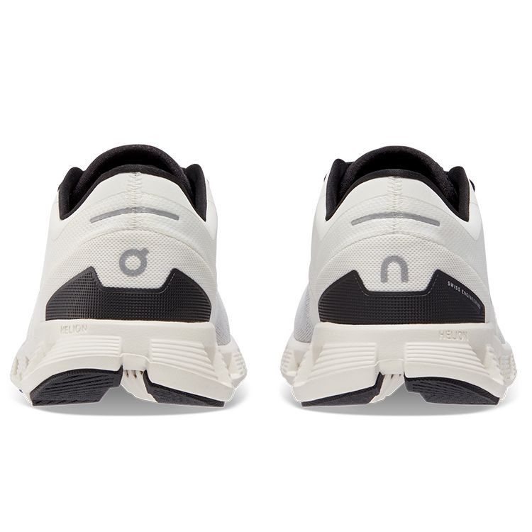 ON Cloud X 3 Бело-черные женские кроссовки 60.98697