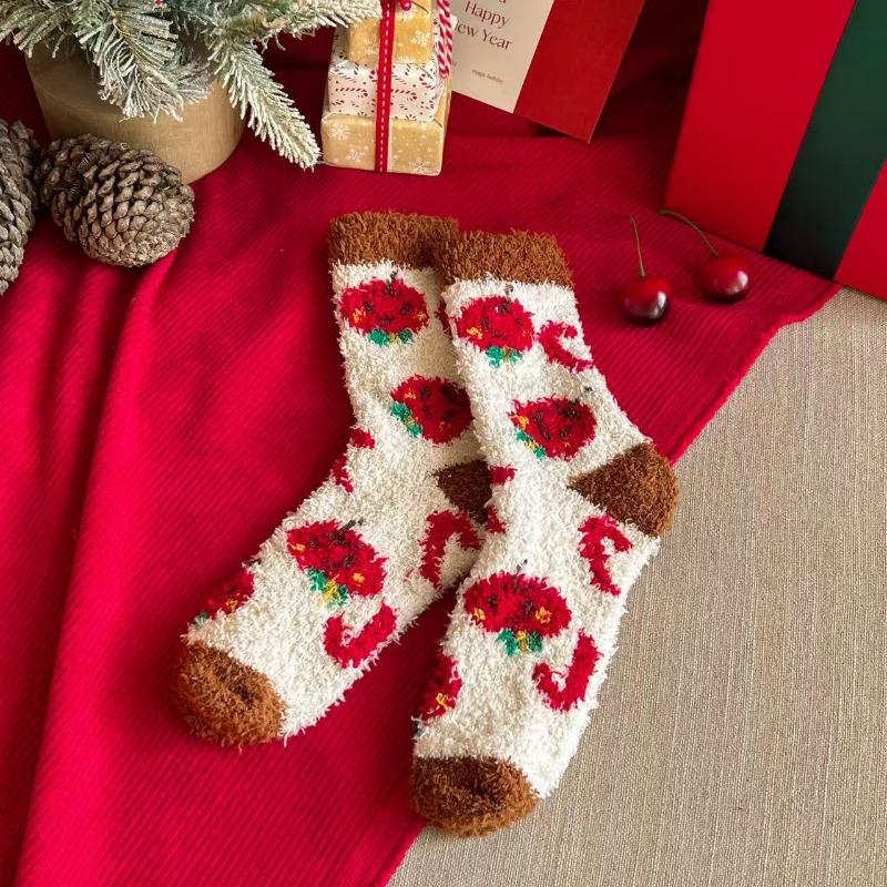 Женские носки из кораллового флиса, осенне-зимние, плюшевые, теплые, высокие, с мультяшным рисунком, милые, рождественские, пушистые, для сна, женские