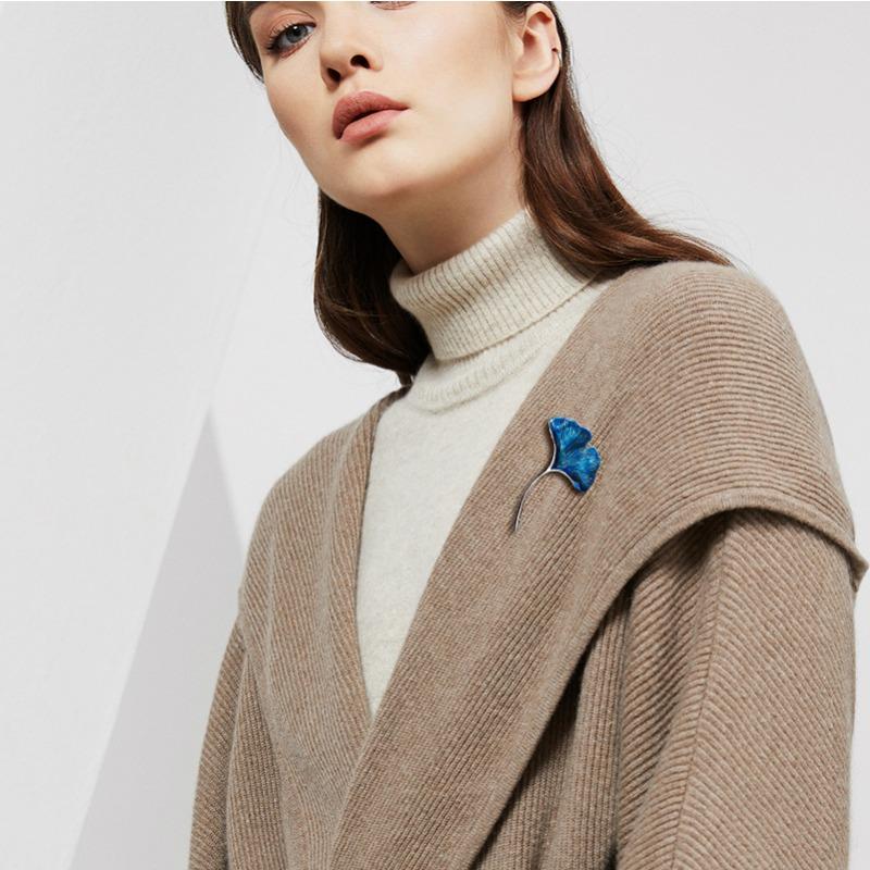 Creative Ginkgo Leaf Brooch, Fashionable and Simple Pin Cardigan Coat, Individual and Elegant Corsage
