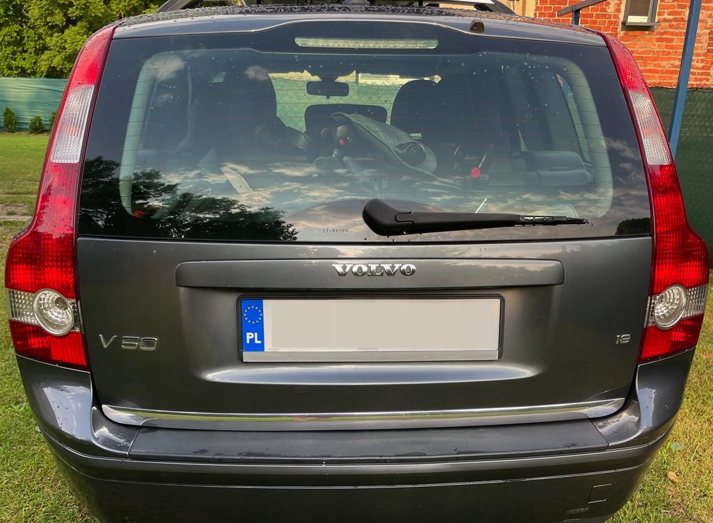 VOLVO V50 - CHROME STRIP Tailgate Tuning 4
