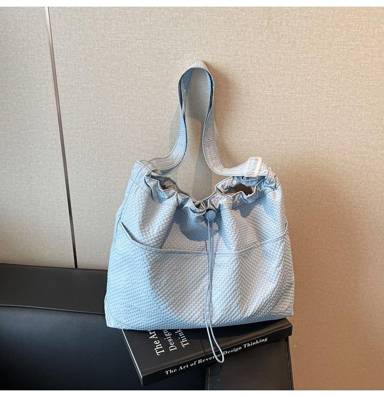 2025 новая большая вместимость простая нейлоновая ткань кулиска плиссированная на плечо дорожная досуг сумка-мессенджер сумка-ведро