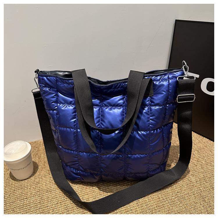 Вышитая нитью квадратная простая модная большая вместимость 2024 новый тренд повседневная портативная сумка через плечо косая сумка