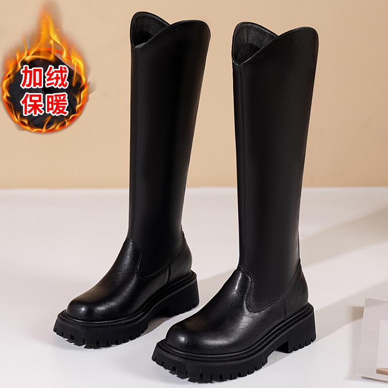 Маленький мужчина носит внутренние модные сапоги с высоким голенищем, женские зимние новые сапоги с V-образным вырезом и толстыми голенищами, рыцарские сапоги INS