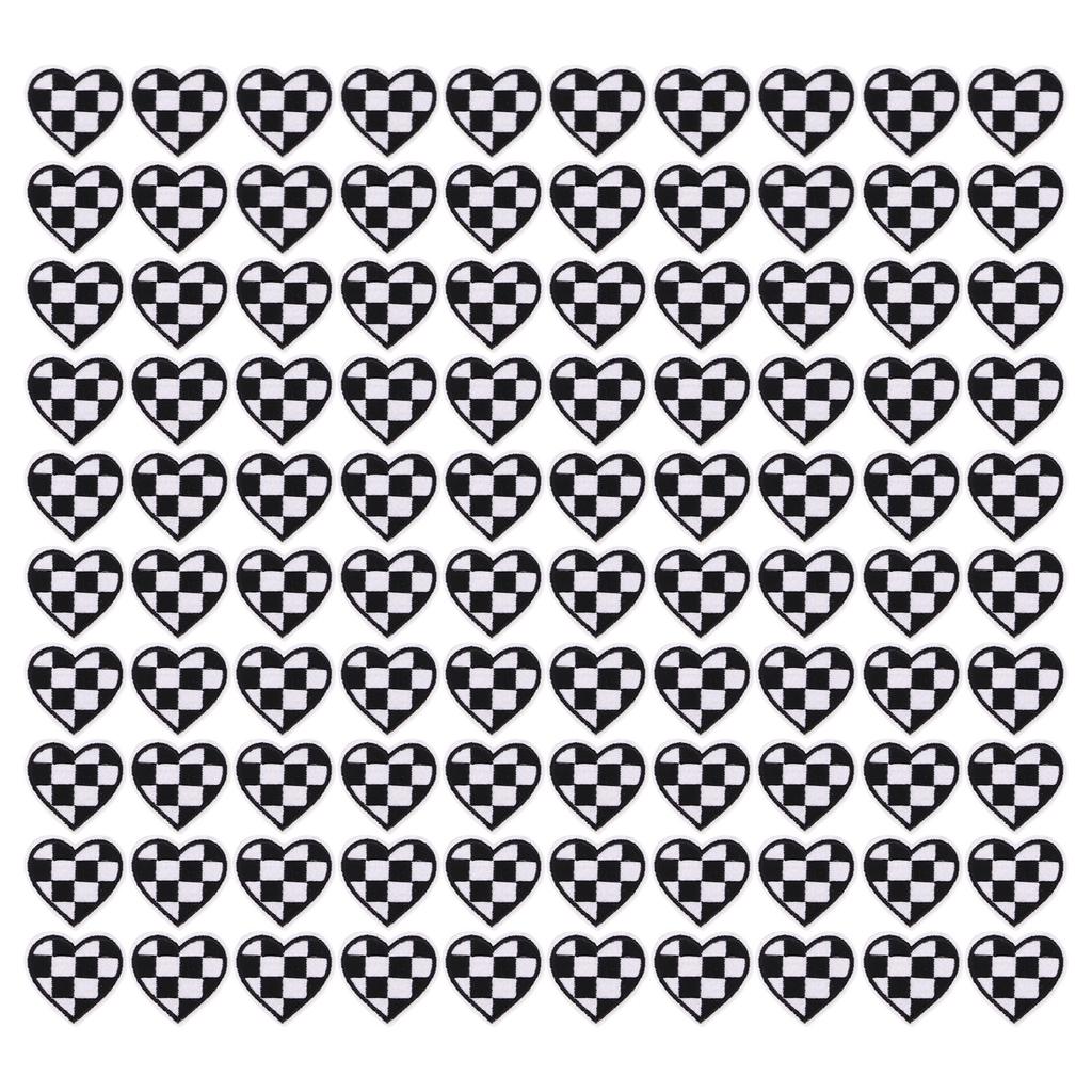 100pcs Heart Shaped Patches Iron On Black White Grids Embroidered DIY Applique Patches for Clothes