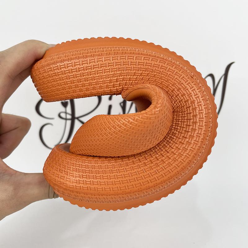 Модные женские шлепанцы Rimocy Soft Sole EVA 2024, летние пляжные нескользящие тапочки Cloud, женские толстые тапочки на платформе с зажимом для носка, для ванной комнаты