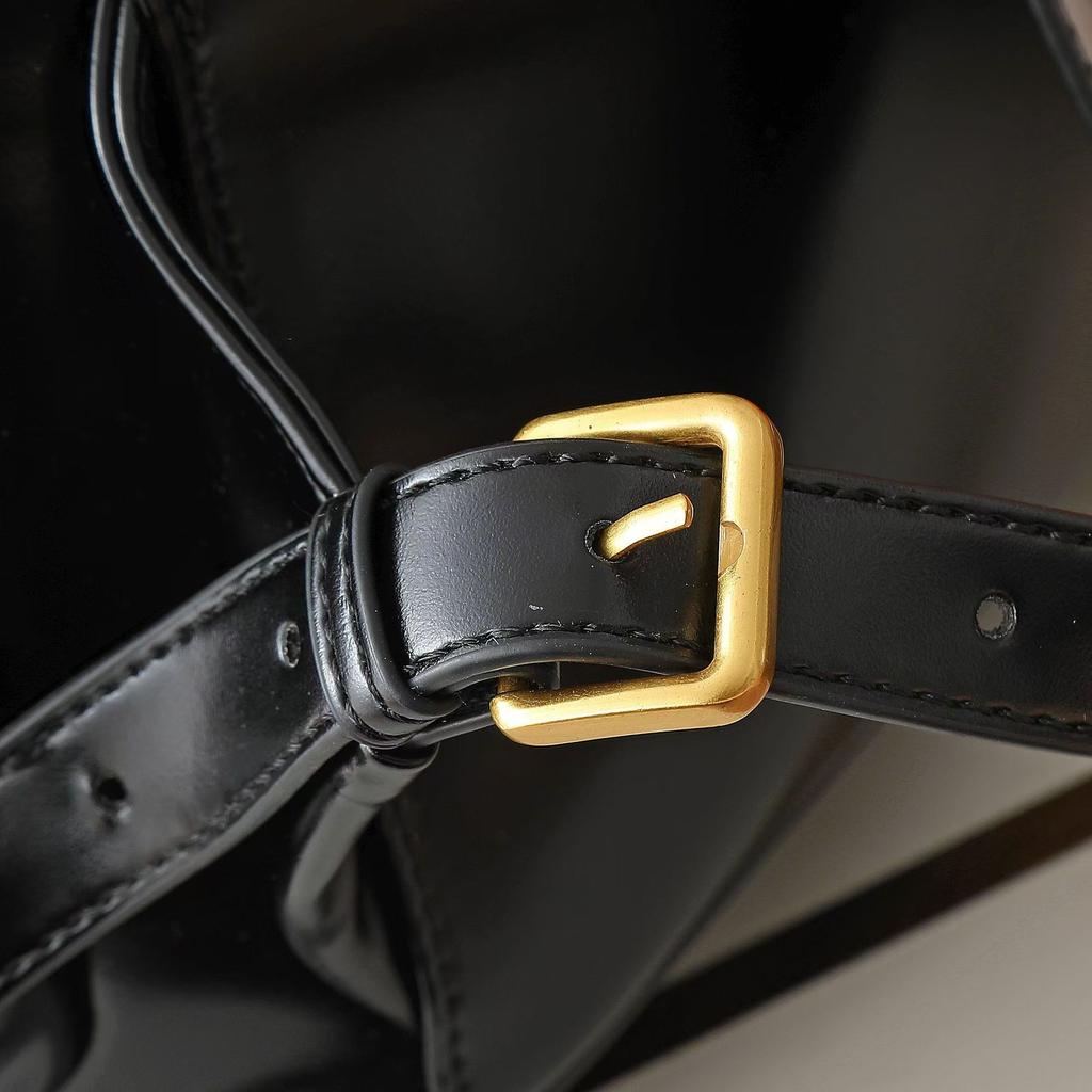 Новый холщовый рюкзак Miao miu 2025, большая вместимость, премиальное качество, универсальный, портативный, для плеча, для путешествий, для ежедневных поездок