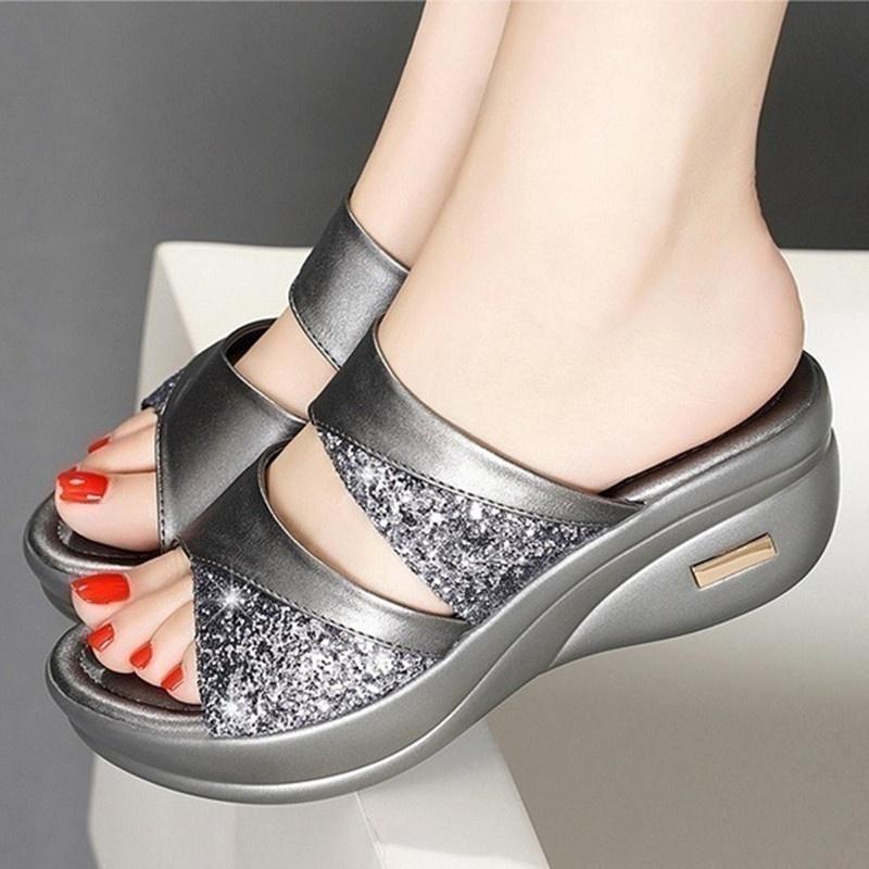 Женские повседневные легкие блестящие тапочки на платформе, удобные открытые шлепанцы на танкетке, пляжные сандалии