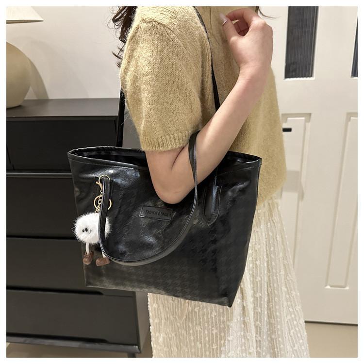 Trendy Oversized Tote Bag Women's 2024 Spring Street Style Shoulder Bag Student Commuter Bag