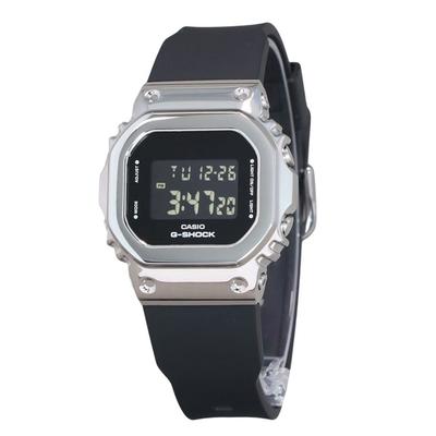G-Shock Кварцевые мужские часы с металлическим безелем и полимерным ремешком GM-5600U-1 200M