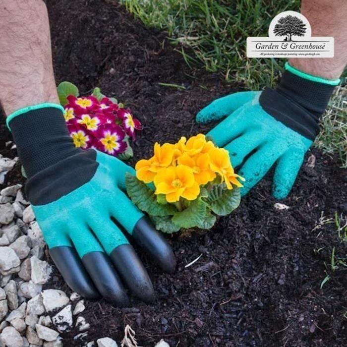 Une paire de gants de jardinage 4 griffes
