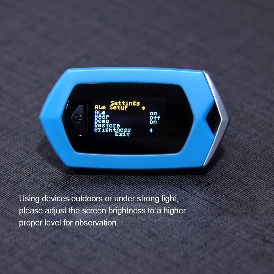 Пульсоксиметр на палец с кейсом для хранения (со встроенным аккумулятором)