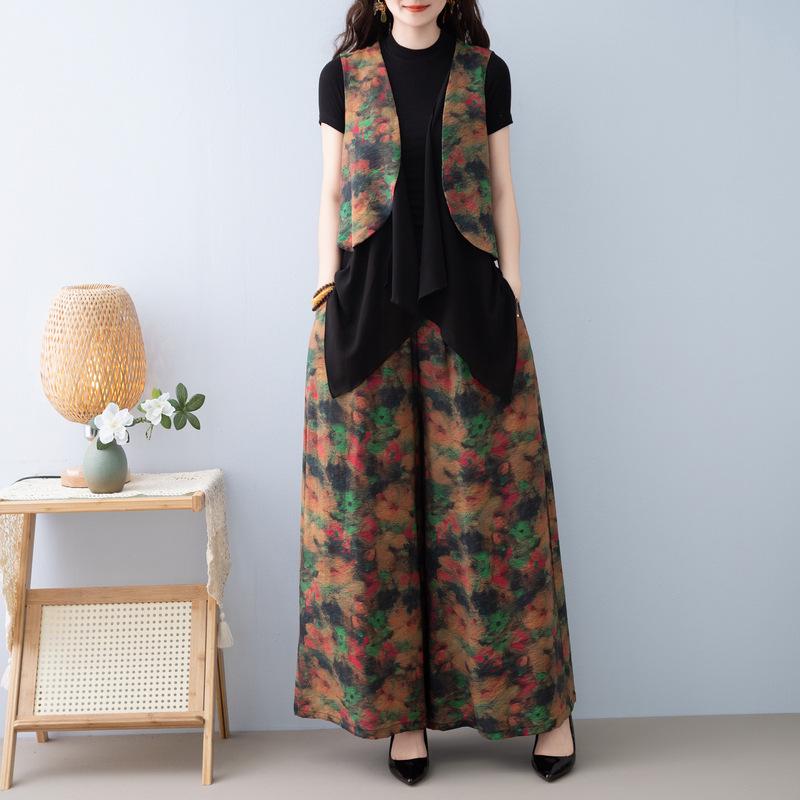Retro Jacquard Sleeveless Vest & Wide-Leg Pants Set In New Chinese Style for Middle-Aged Women.