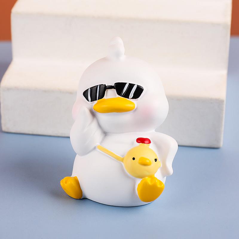 Cute MOMO Duck Resin Decoration Little Yellow Duck Cartoon Gift Creative Home Decoration Car Decoration, Desktop Decoration Small Gift