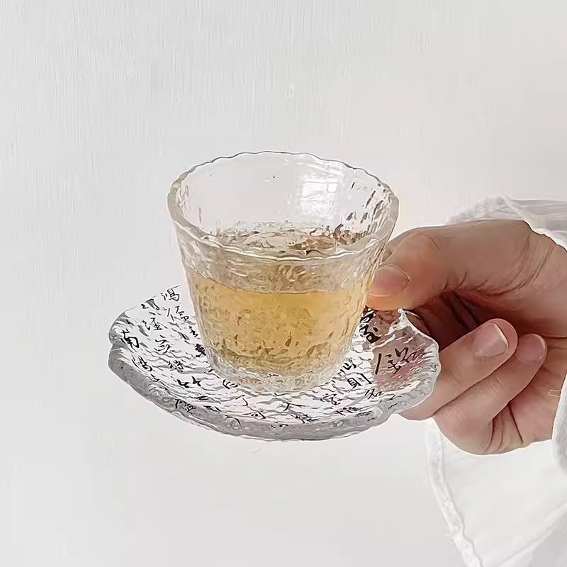 Стеклянный коврик с каллиграфией в китайском стиле, простая бытовая подставка для чашки, теплоизоляционный коврик для чашки, креативные аксессуары для чайного сервиза в стиле кунг-фу