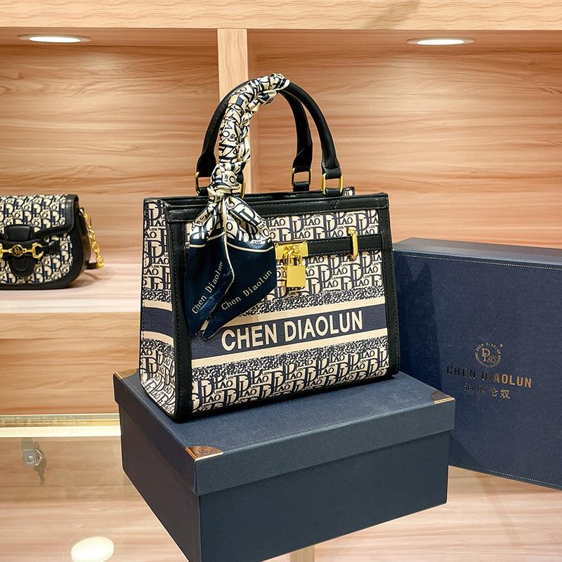 Сумки-шопперы Новые женские модные принты Ретро сумки большой емкости для переноски Темперамент Продвинутый тренд Универсальные женские сумки через плечо