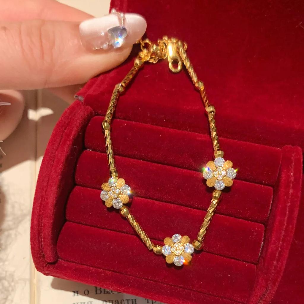 French Light Luxury Retro Passepartout Four-Leaf Clover Bracelet Old Money Wind Ancient Gold Brushed Diamond Snowflake Bracelet Female