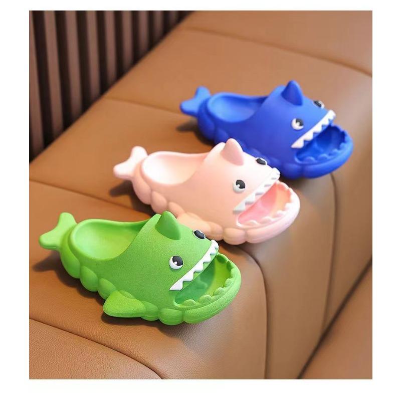 Новое летнее поступление, тапочки с изображением акулы, детские шлепанцы с героями мультфильмов, пляжные тапочки для маленьких мальчиков и девочек, домашние тапочки, детская обувь