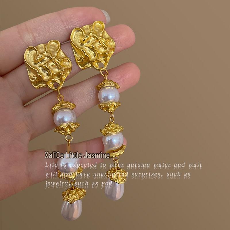 2025 Retro-Inspired Imitation Pearl Earrings: Niche Light Luxury Ear Studs & Pendants