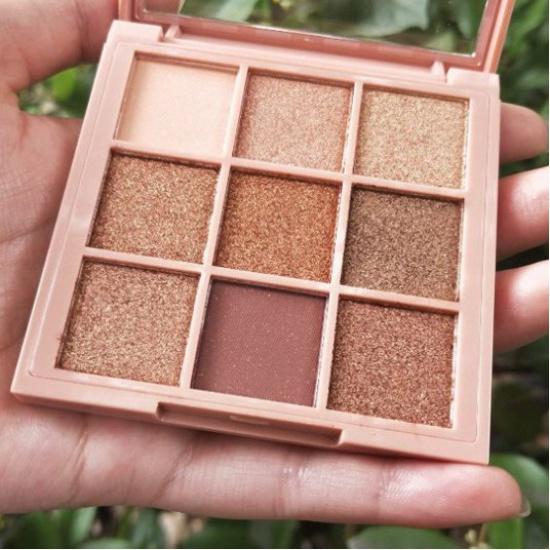 Nine-color Eyeshadow Platter Earth Glitter Pearl Long-lasting Impermeable Pearl Glitter Waterproof Sweat Resistant Student Eyeshadow Platter Makeup