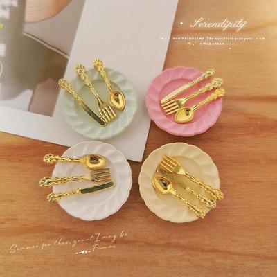 Миниатюрный кукольный домик DIY Модель Набор для торта: Набор из сплава: Тарелка, Нож, Вилка и Ложка (Реквизит)