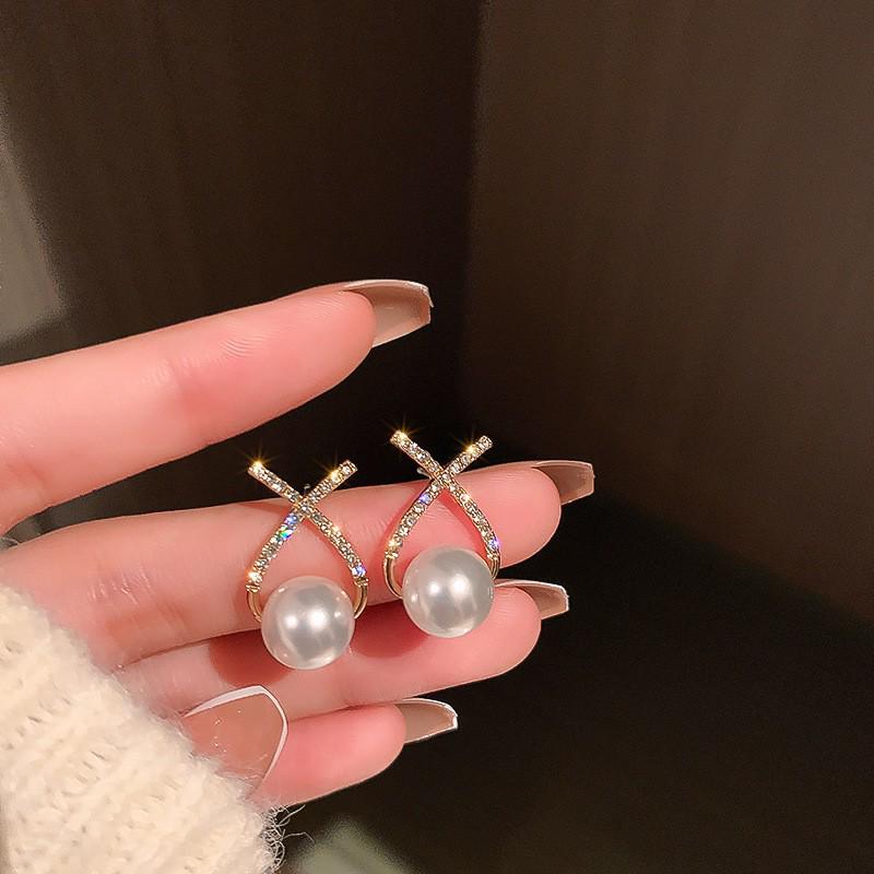 Elegant Zircon Pearl French Retro Luxury Earrings 2025