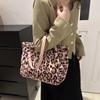 Теплая плюшевая сумка через плечо с леопардовым узором для путешествий, женская, большая вместительная сумка-тоут с цепочным декором, винтажная мягкая сумка из искусственного меха с ручкой сверху, MIT