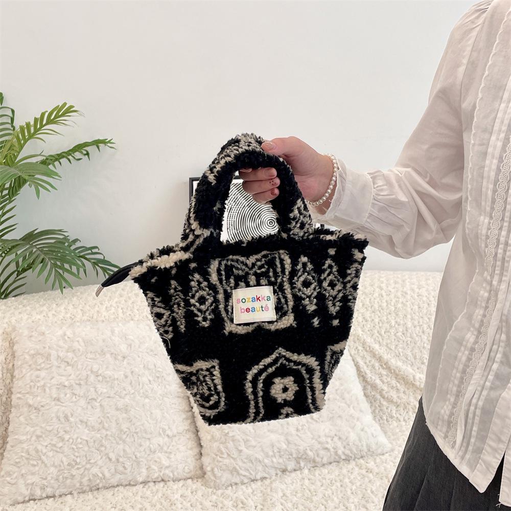 Зимняя мода 2023 Женская плюшевая сумка-тоут в горошек - Милая и стильная для работы или поездок