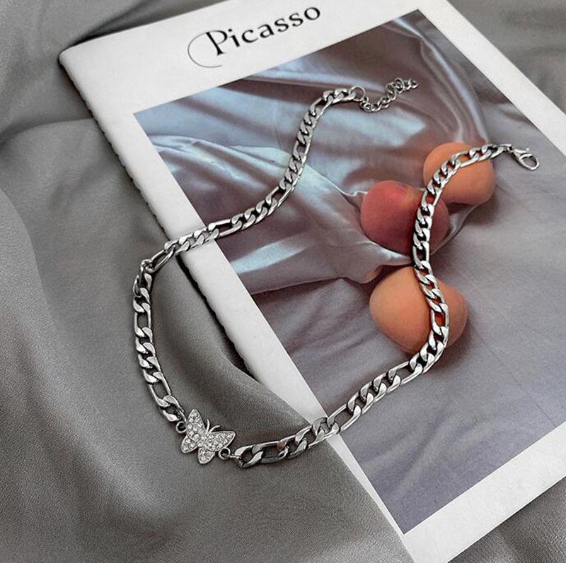 Легкое роскошное ожерелье-чокер с бабочкой и бриллиантами - модное и универсальное женское украшение