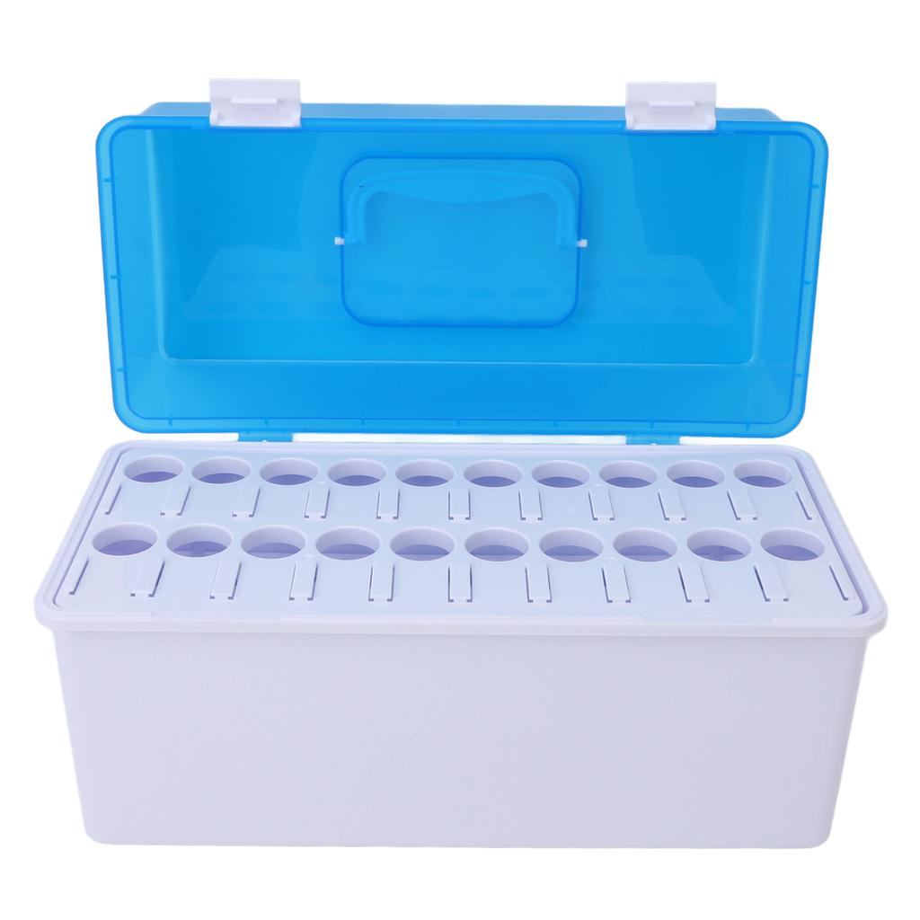 Коробка для хранения пробирок с переносной ручкой и пыленепроницаемой крышкой. Вмещает 20 держателей для пробирок.