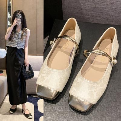 Китайские французские туфли Мэри Джейн 2025 новый весенний стиль универсальный темперамент мелкий вырез с ремешком квадратный носок туфли-бини