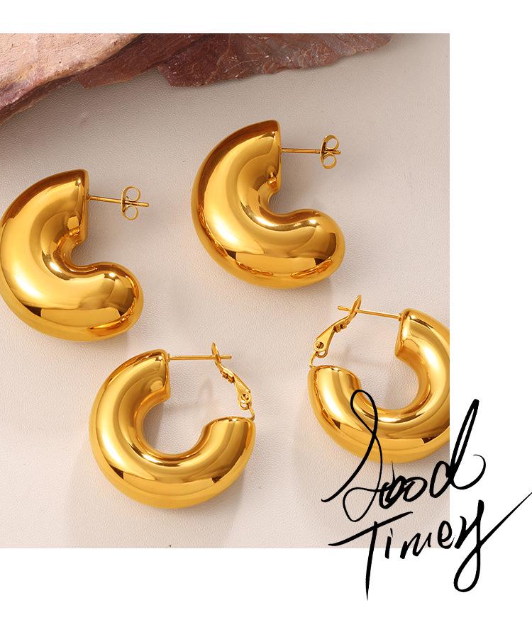 Стильные геометрические металлические серьги-полукольца