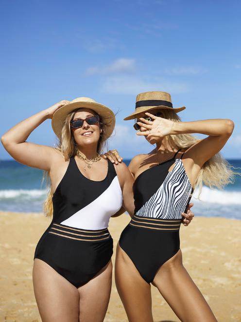 Black and white zebra print slimming swimsuit on the shoulder for women Black and white zebra print slimming swimsuit on the shoulder for women XXL