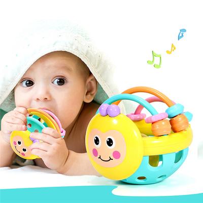 Пластиковая детская игрушка - погремушка
