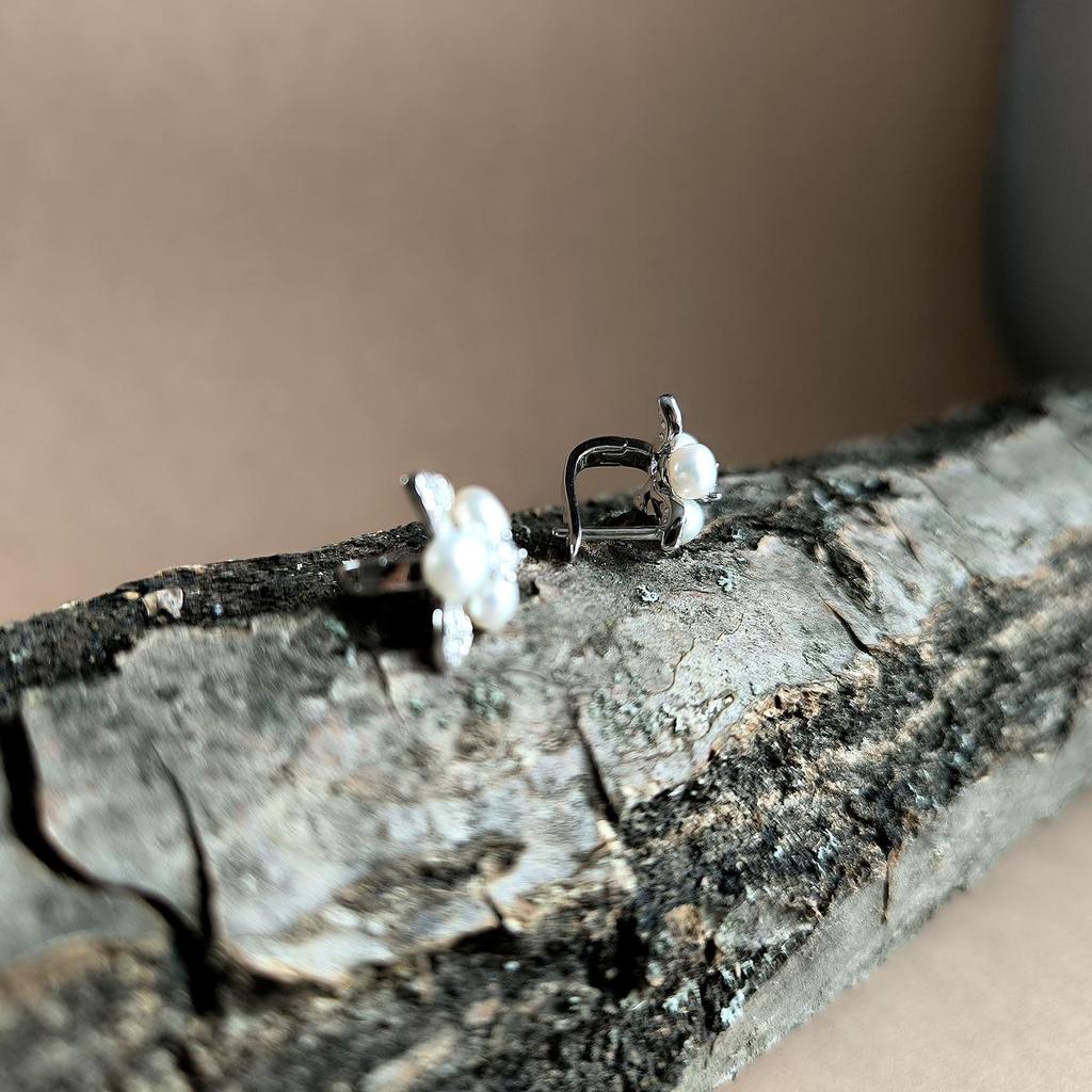 Серебряные серьги с натуральным жемчугом, фианитами (2160267)