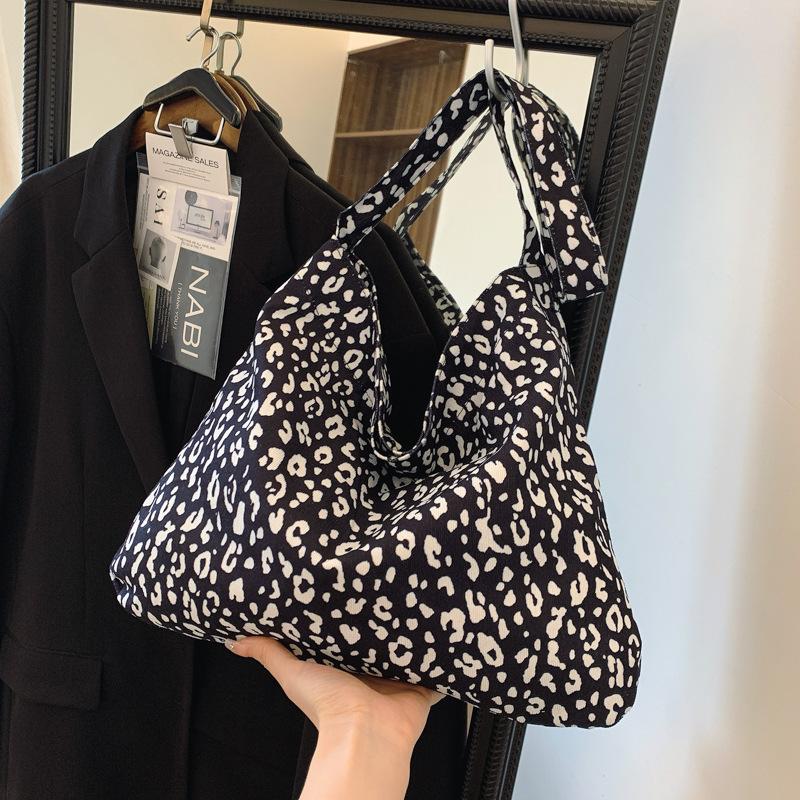 Модная бабочка с леопардовым принтом, холст, литературный тренд, персонализированная ретро-повседневная сумка через плечо, переносная сумка-тоут под мышкой