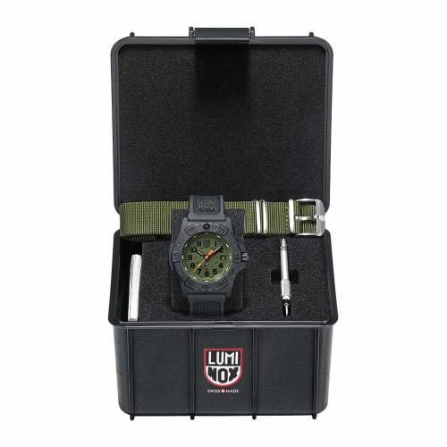 Luminox - Navy Seal XS.3517.NQ. Set - Men's 45mm Watch - Military Dive Watch In Black/Green with Date Function - Water Resistant To 200m - Swiss Made,