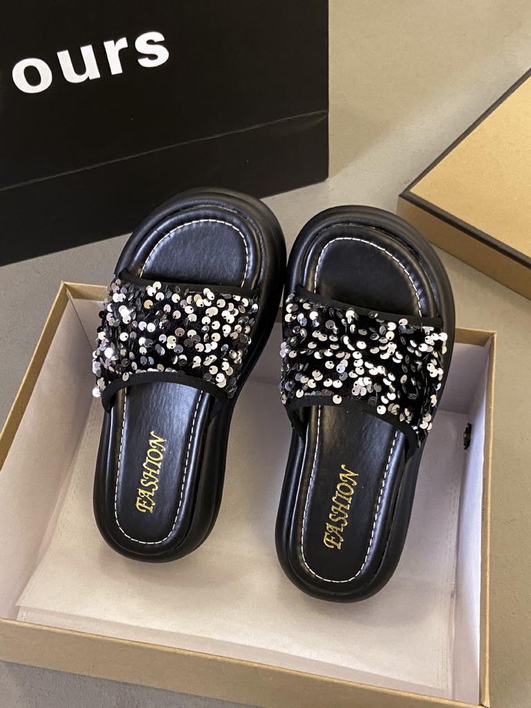 Thick-bottomed Cool Slippers Women's 2025 Spring and Summer New Outer Wear Summer Fashion Sequins Women's Casual Beach Sandals
