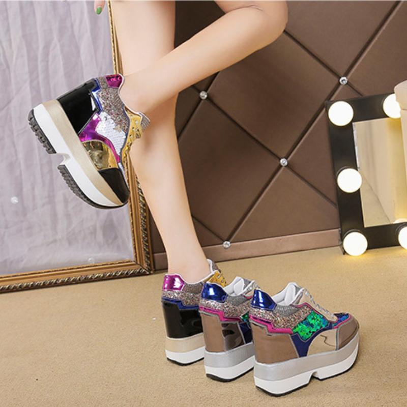 2022 новые модные увеличивающие кроссовки на танкетке, женские блестящие удобные прогулочные туфли на платформе