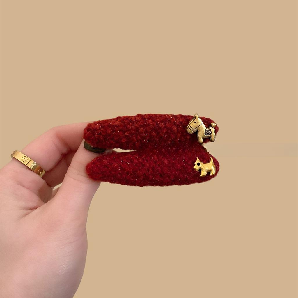 Red Woolen Pony Logo Alligator Clip Elegant Side Hair Clip High-end Bangs Clip Women Daily Hair Accessories