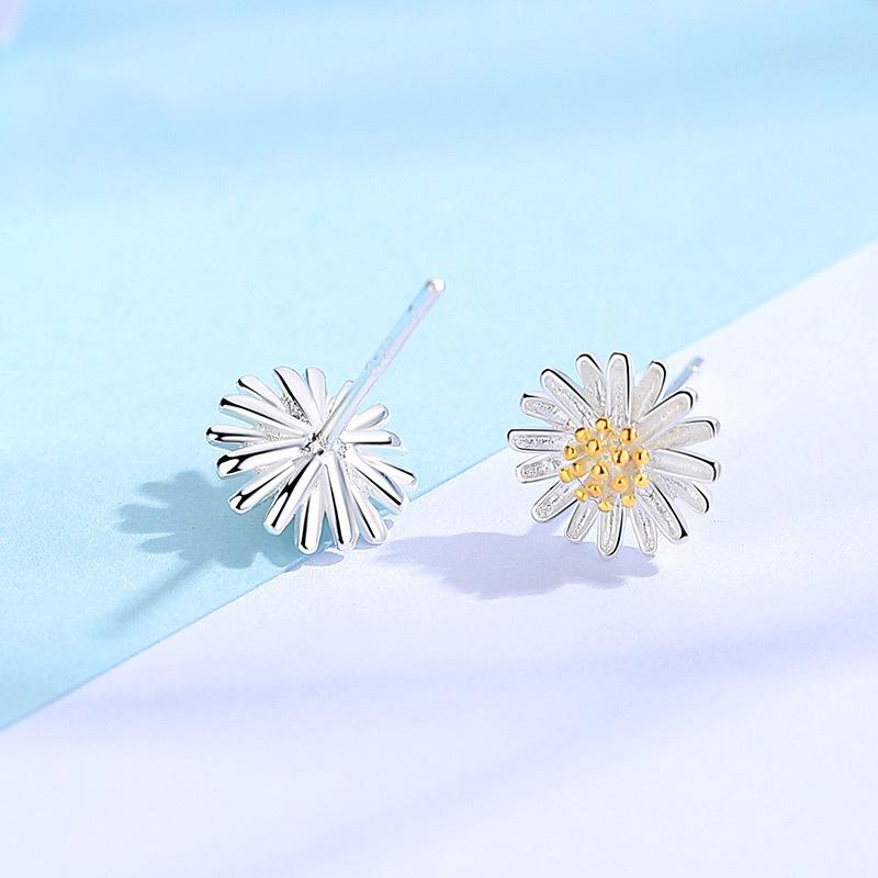 Small Daisy Ears for Women Japanese and Korean Simple Sun Flower Earrings