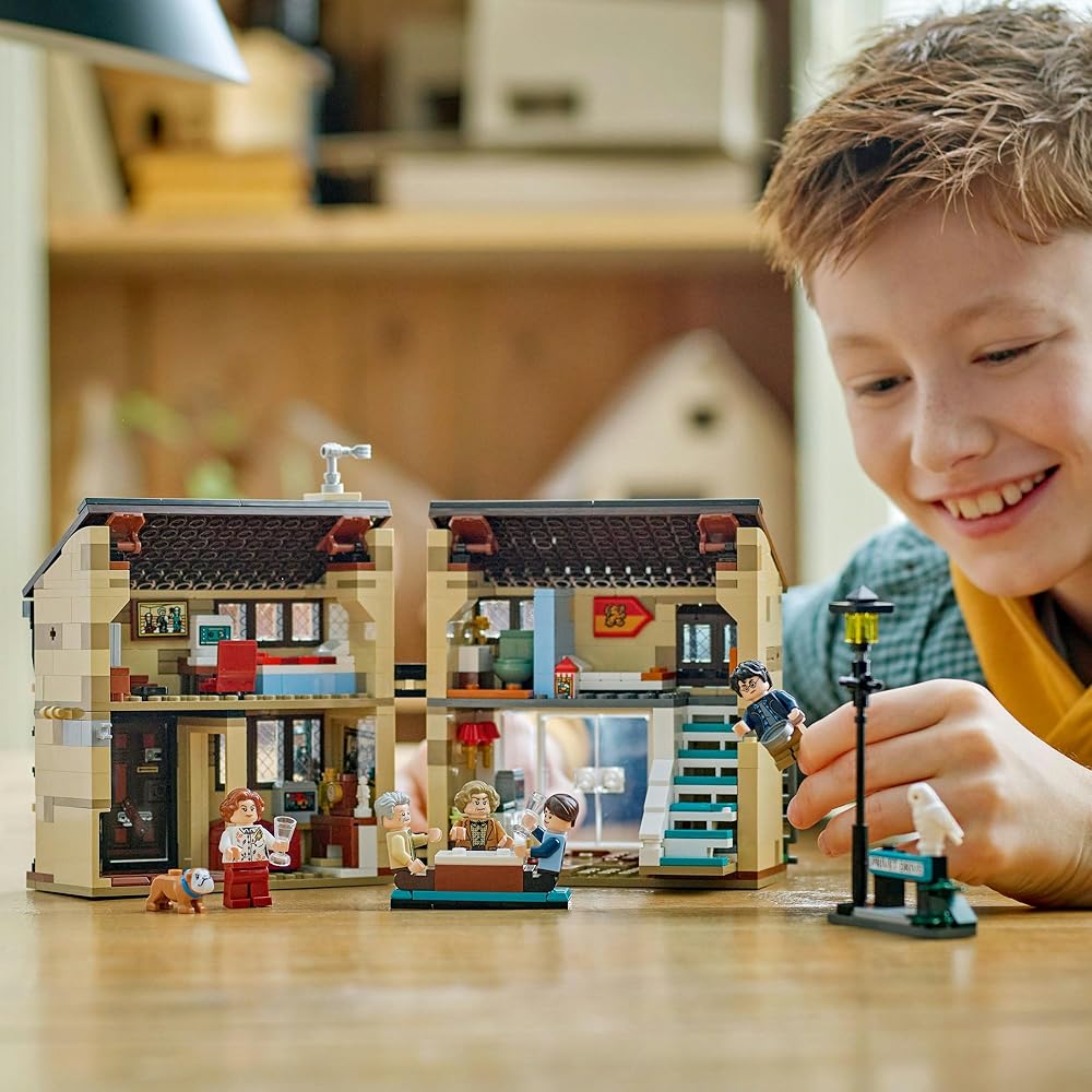 LEGO Harry Potter Privet Drive Aunt Marge's Arrival Building Toy Set for Kids Ages 8-10