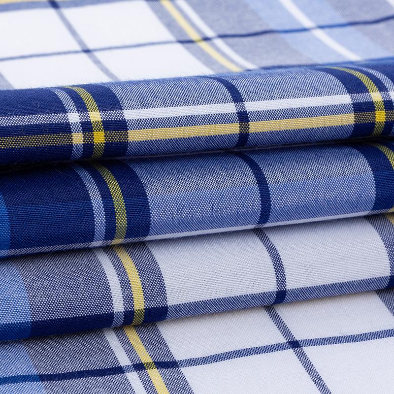 Мужская клетчатая рубашка с короткими рукавами на пуговицах