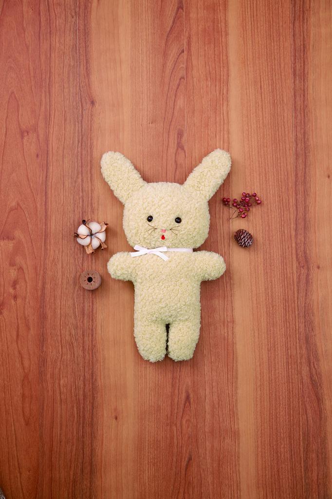 Hamanaka DIY Fluffy Plush Hum Beige Kit Dress-Up Toy, Bunny, H481-500,