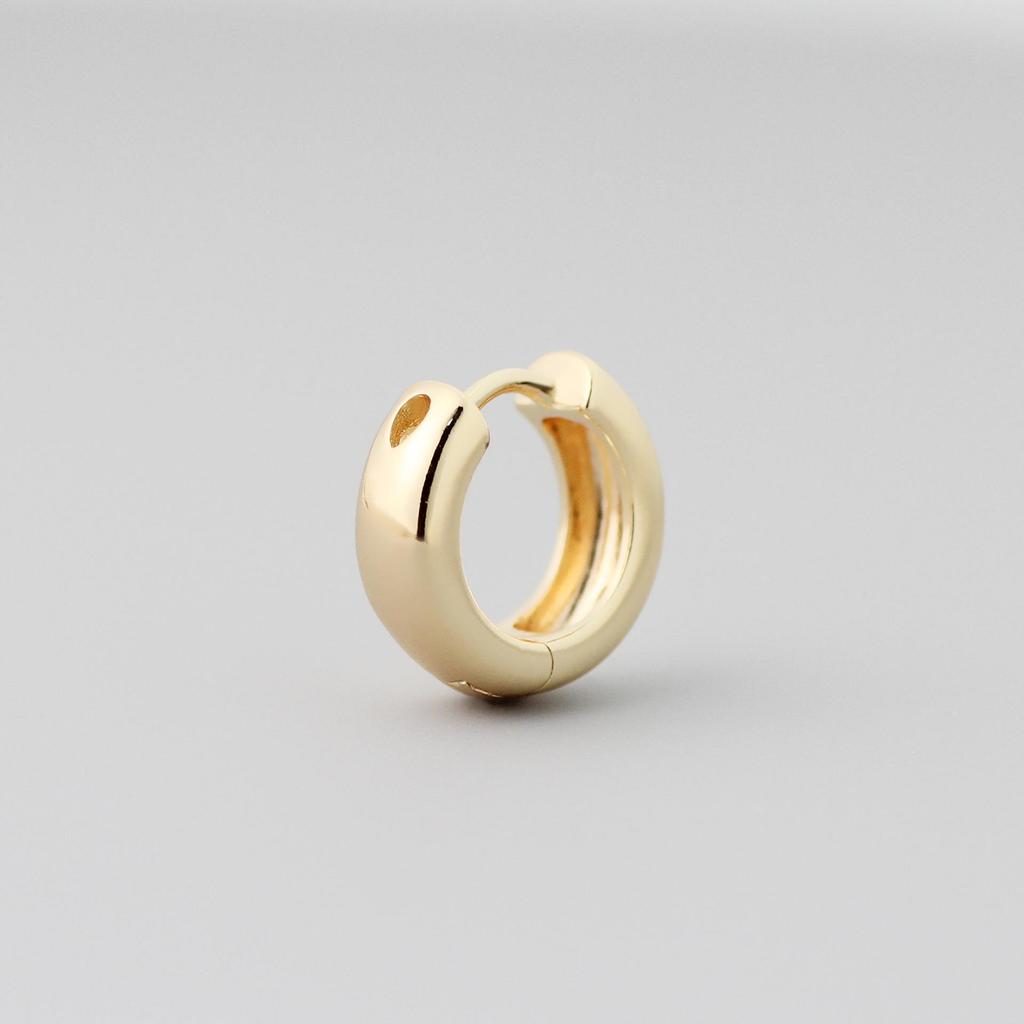 Позолоченные белые круглые каффы - Элегантные, лаконичные серьги