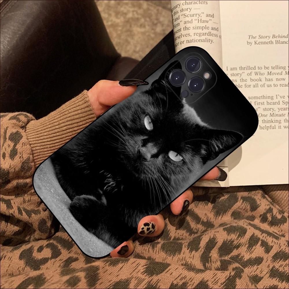 Черный кот с пристальным взглядом Чехол для телефона Для iPhone 15 14 11 12 13 Mini Pro XS Max Чехол 6 7 8 Plus X XR SE 2020 Funda Shell