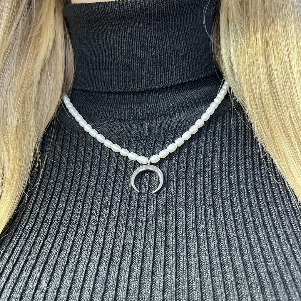 Серебряное колье с натуральным жемчугом барочным (2109327)