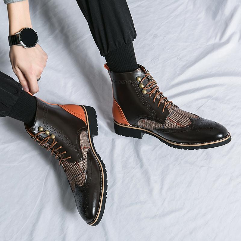 Мужские броги Мотоциклетные повседневные ботильоны с клетчатой ​​строчкой Индивидуальные демисезонные ботинки Платье с крылышками Формальный кожаный смокинг Свадебная обувь